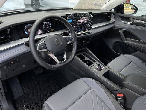 New 2026 Volkswagen Tiguan SE image 11