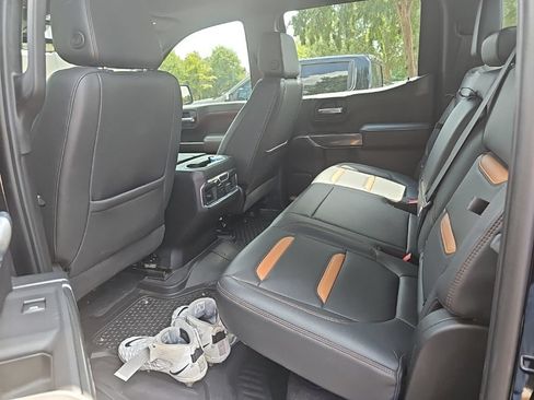 Used 2021 GMC Sierra 1500 AT4 w/ AT4 Premium Package AWD/4WD image 9