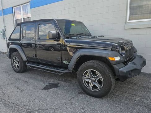 Used 2018 Jeep Wrangler Unlimited Sport S AWD/4WD image 3