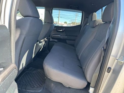 Used 2017 Toyota Tacoma TRD Off-Road w/ Tow Package (A/T) AWD/4WD image 35