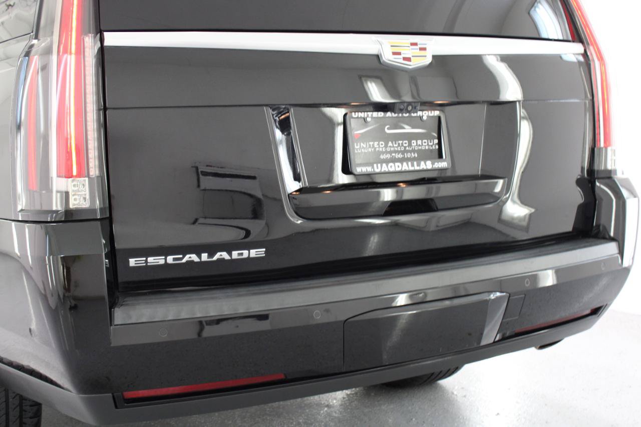 Used 2019 Cadillac Escalade ESV Luxury RWD image 24