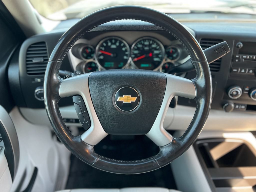 Used 2011 Chevrolet Silverado 2500 LT AWD/4WD image 13