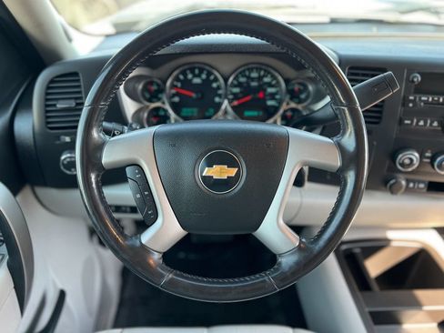 Used 2011 Chevrolet Silverado 2500 LT AWD/4WD image 13