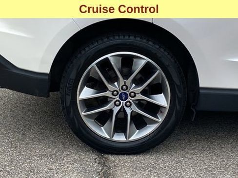Used 2018 Ford Edge Titanium w/ Equipment Group 301A AWD/4WD image 11