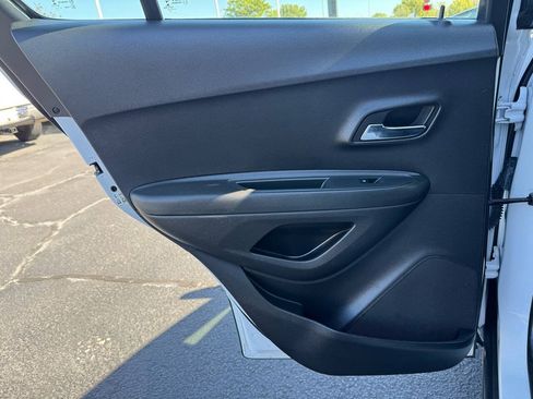 Used 2015 Chevrolet Trax LS w/ LPO, Cargo Package FWD image 17