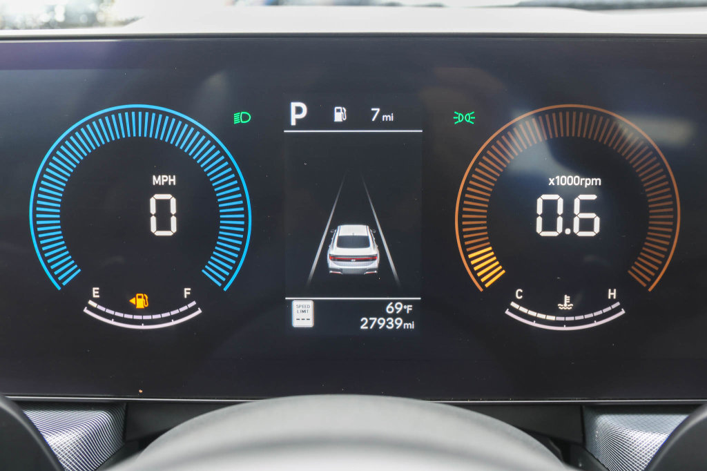 Used 2025 Hyundai Sonata SEL FWD image 27