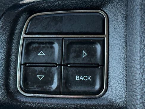 Used 2018 Dodge Journey SE w/ Blacktop Package FWD image 20