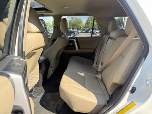 Used 2016 Toyota 4Runner Limited AWD/4WD image 32