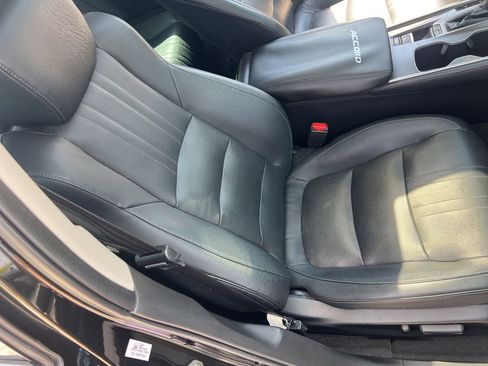 Used 2018 Honda Accord Touring image 34