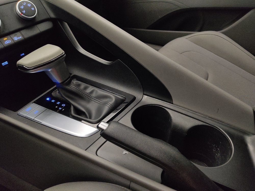 Used 2025 Hyundai Elantra SE FWD image 26