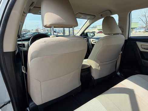 Used 2016 Toyota Corolla LE CVT image 12