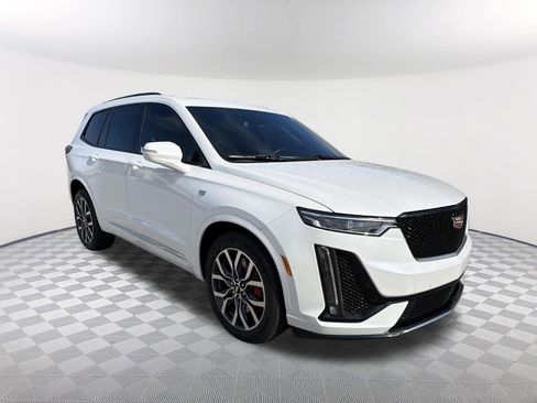 Used 2023 Cadillac XT6 Sport image 3