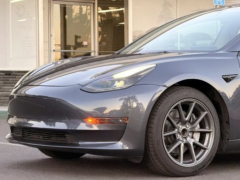 Used 2023 Tesla Model 3 Standard Range RWD image 4