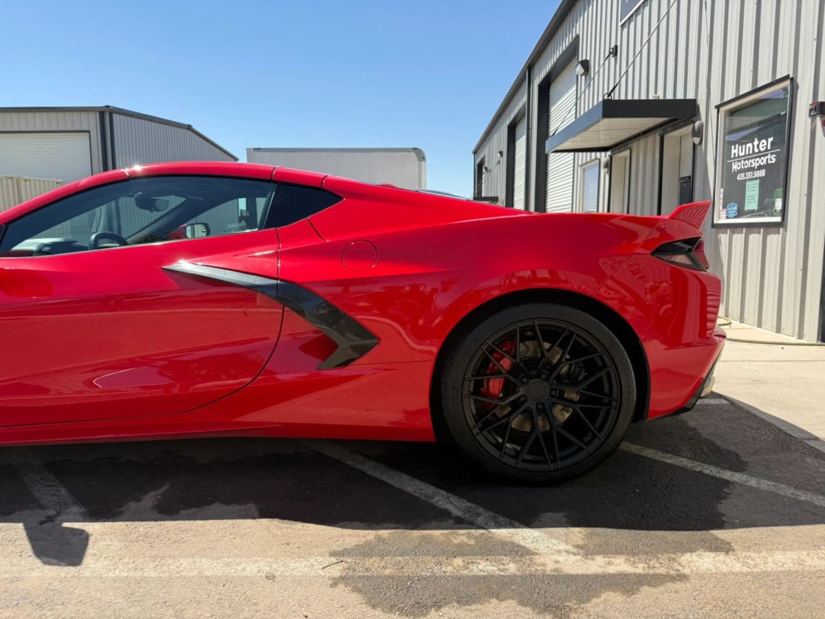 Used 2021 Chevrolet Corvette Stingray Premium Cpe w/ Z51 Performance Package RWD image 4