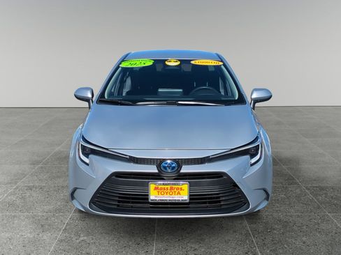 Used 2025 Toyota Corolla LE w/ Carpet Mat Package (TMS) image 8