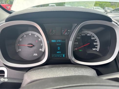 Used 2017 Chevrolet Equinox LT image 29