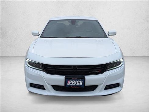 Used 2022 Dodge Charger SXT image 2