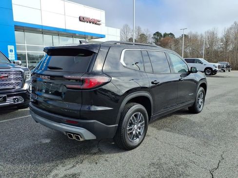 Used 2025 GMC Acadia Elevation image 3