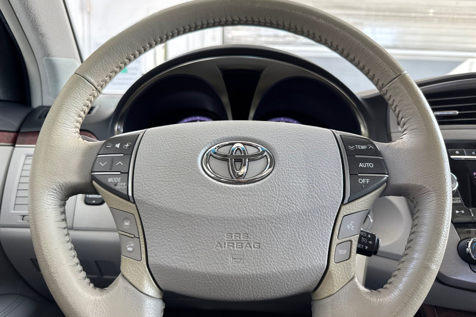 Used 2012 Toyota Avalon FWD image 27