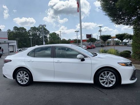 Used 2024 Toyota Camry LE w/ Convenience Package FWD image 9