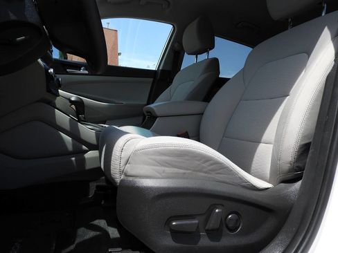 Used 2020 Hyundai Tucson Value FWD image 16