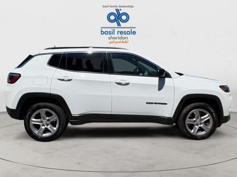 Used 2023 Jeep Compass Latitude w/ Convenience Group AWD/4WD image 8