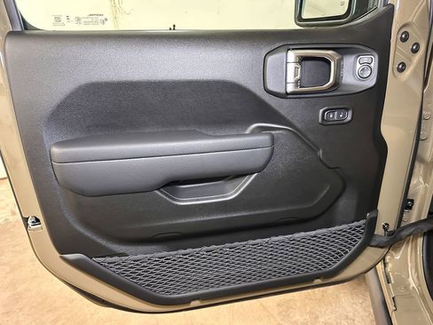 New 2026 Jeep Gladiator Sport image 18