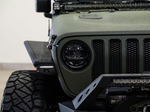 Used 2018 Jeep Wrangler Unlimited Rubicon AWD/4WD image 3