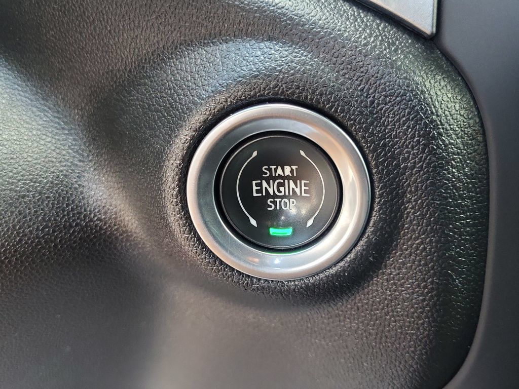 Used 2021 Chevrolet Silverado 1500 LT AWD/4WD image 33