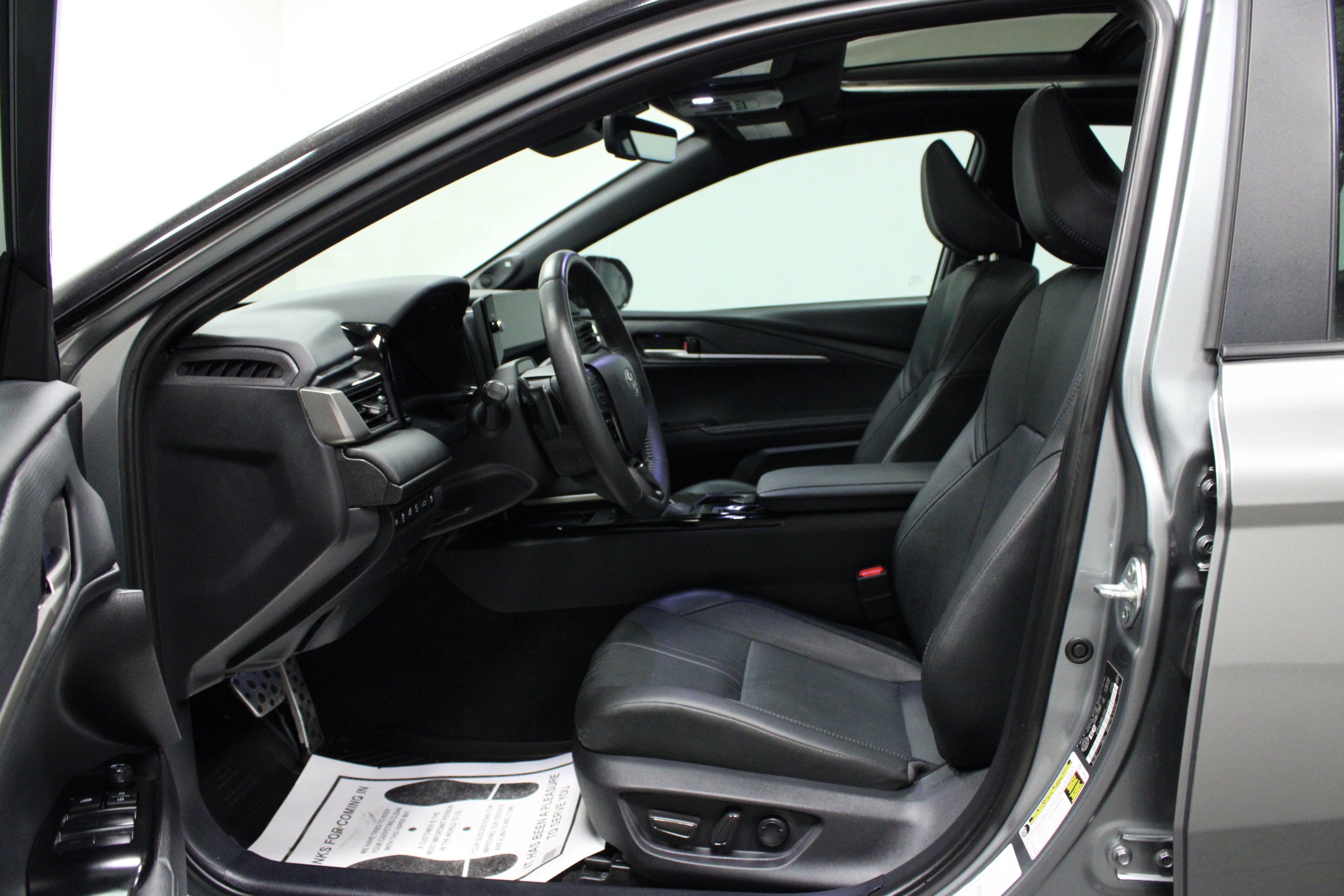 Used 2025 Toyota Camry XSE AWD/4WD image 12