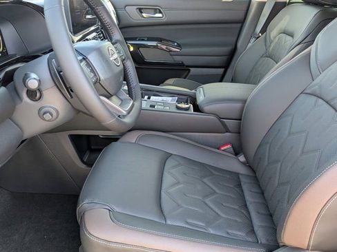 New 2026 Nissan Pathfinder Platinum w/ Cargo Package image 11