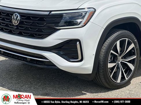 Used 2024 Volkswagen Atlas SEL Premium R-Line AWD/4WD image 8