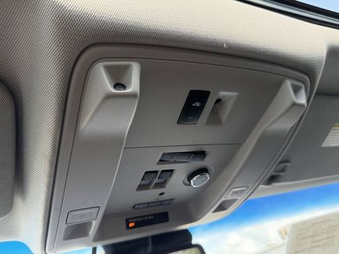 Used 2018 GMC Yukon Denali w/ Open Road Package image 27