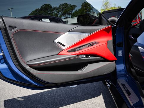 Used 2020 Chevrolet Corvette Stingray Preferred Cpe w/ 2LT Preferred Equipment Group RWD image 29
