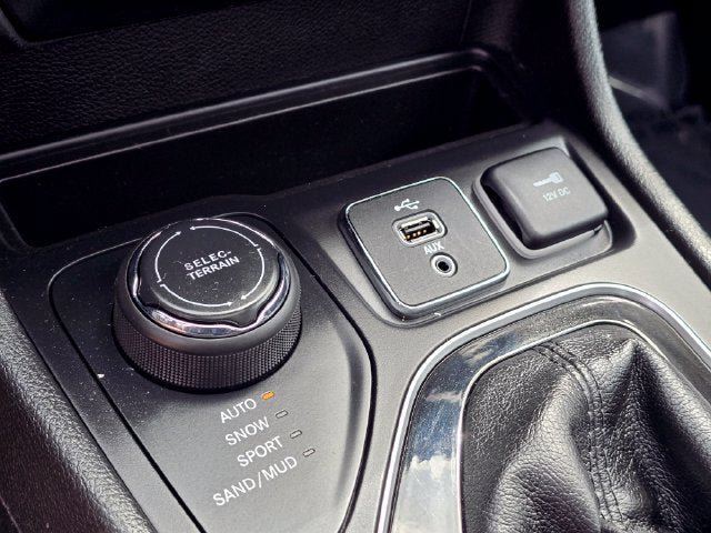 Certified 2019 Jeep Cherokee Limited AWD/4WD image 23