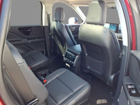 New 2026 Lincoln Aviator AWD image 10