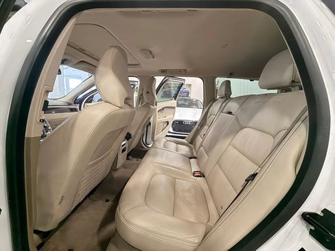 Used 2012 Volvo XC70 3.2 FWD image 13