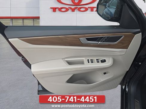 Used 2024 Volkswagen Atlas SE FWD image 11