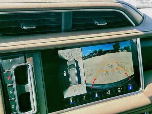 Used 2022 GMC Yukon Denali RWD image 17