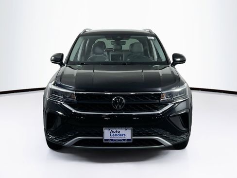 Used 2022 Volkswagen Taos SE image 2