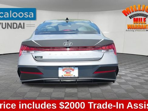 Used 2025 Hyundai Elantra Limited FWD image 7