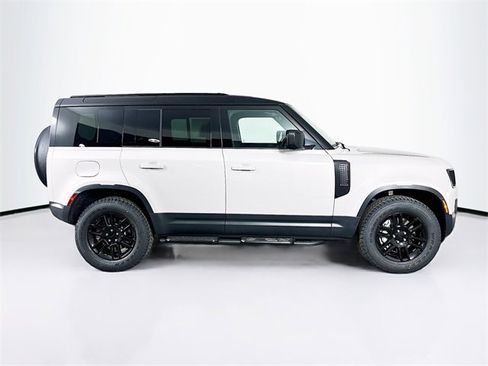 New 2026 Land Rover Defender 110 S image 4