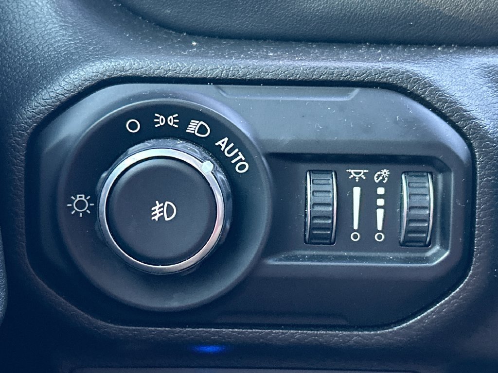 Used 2021 Jeep Wrangler Unlimited Sahara w/ Safety Group AWD/4WD image 19