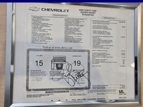 Used 2006 Chevrolet SSR w/ Preferred Equipment Group RWD image 8