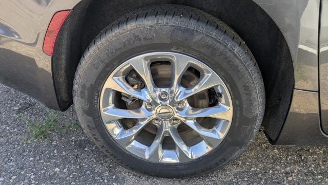 Used 2021 Chrysler Pacifica Touring-L AWD/4WD image 27