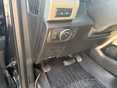 Used 2018 Ford F250 Lariat w/ Lariat Ultimate Package AWD/4WD image 20