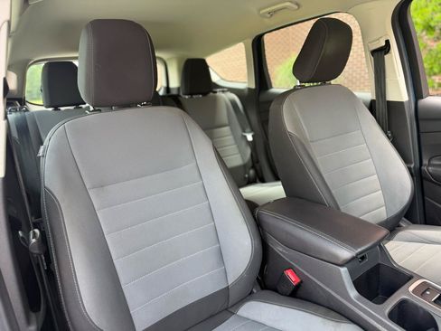 Used 2018 Ford Escape S FWD image 33