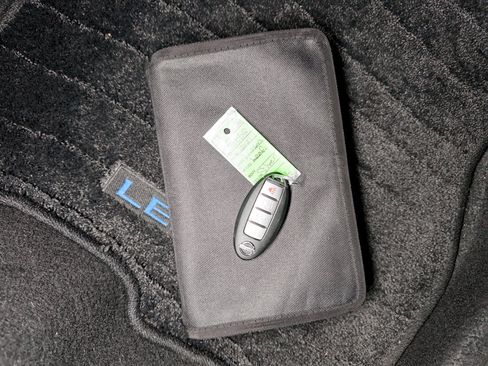 Used 2021 Nissan Leaf SV w/ SV Technology Package image 23