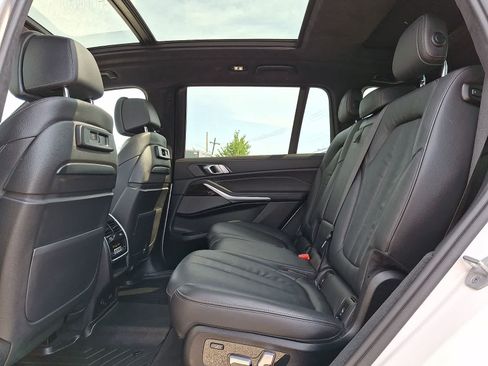 Used 2021 BMW X7 M50i AWD/4WD image 11