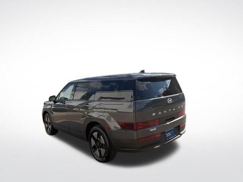 Used 2026 Hyundai Santa Fe SE FWD image 5